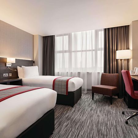 Hotel Ramada By Wyndham Leeds East Zewnętrze zdjęcie