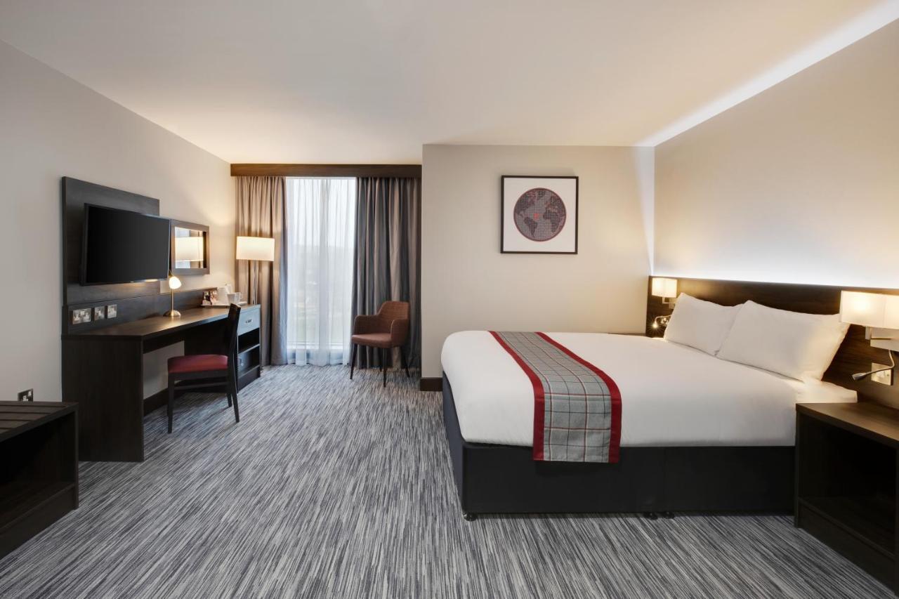 Hotel Ramada By Wyndham Leeds East Zewnętrze zdjęcie